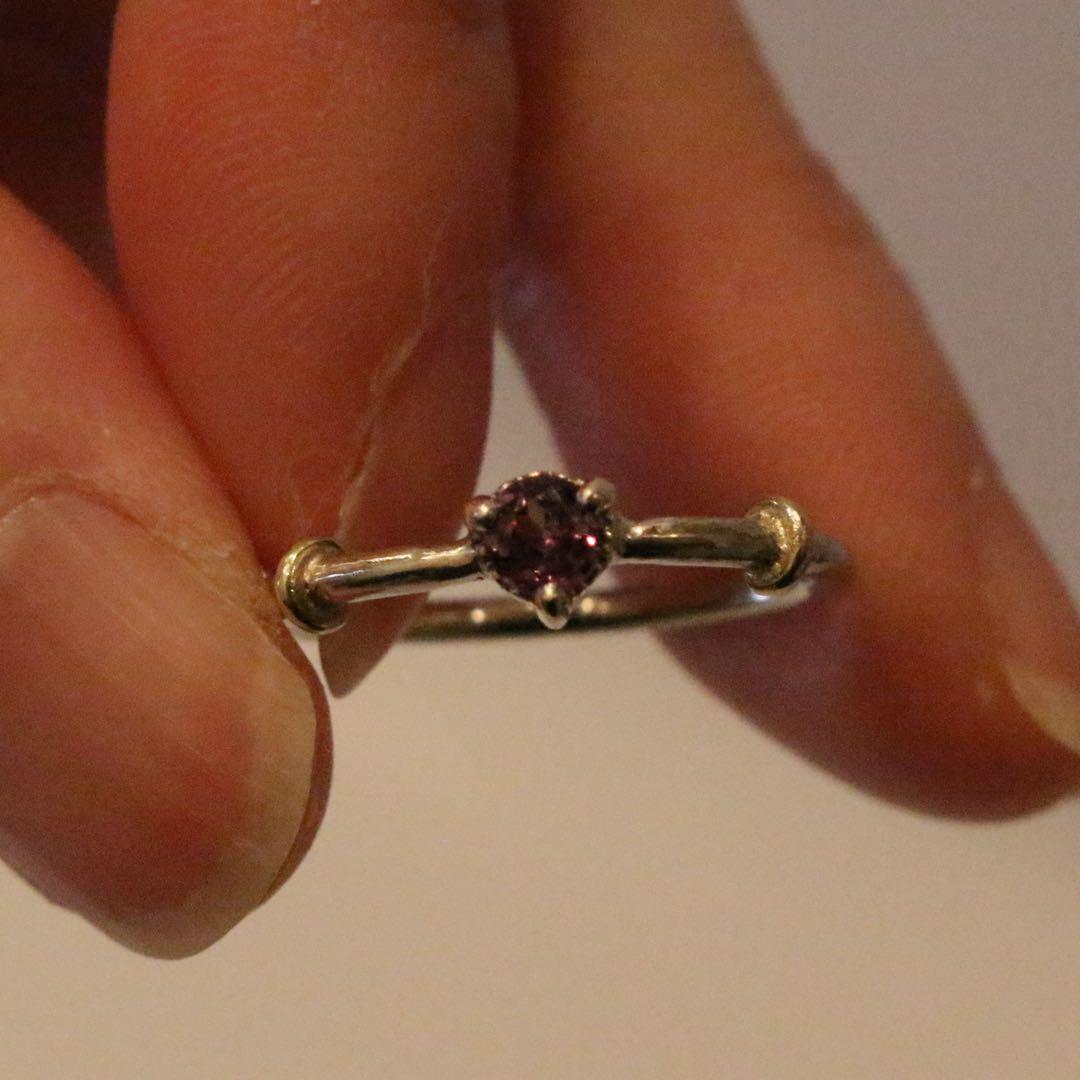 赤紫色✴︎ベキリーカラーチェンジガーネットK10小ワッカのシルバーリング10.5号