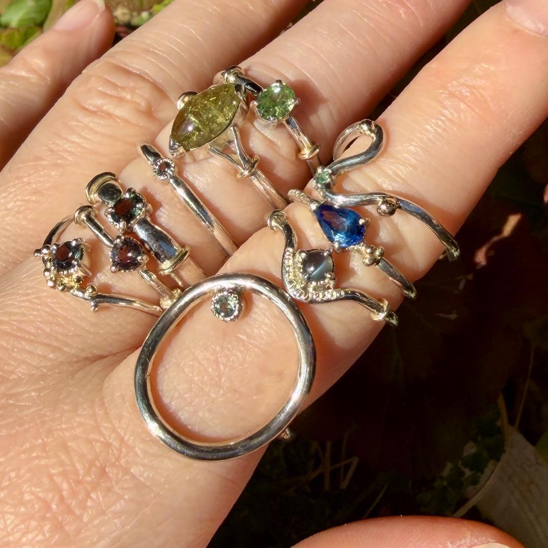 赤紫色✴︎ベキリーカラーチェンジガーネットK10小ワッカのシルバーリング10.5号