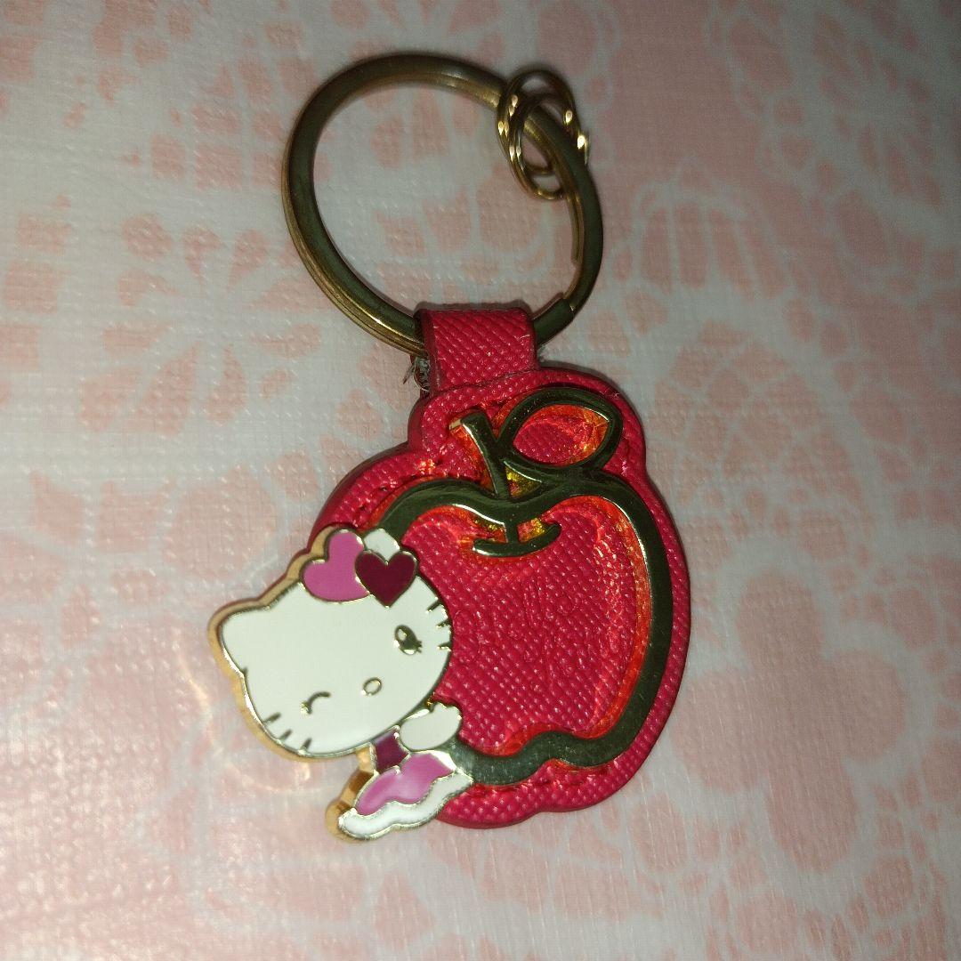 サンリオ　ハローキティ　平成レトロ　USJ限定 りんご　チャーム　キーホルダー