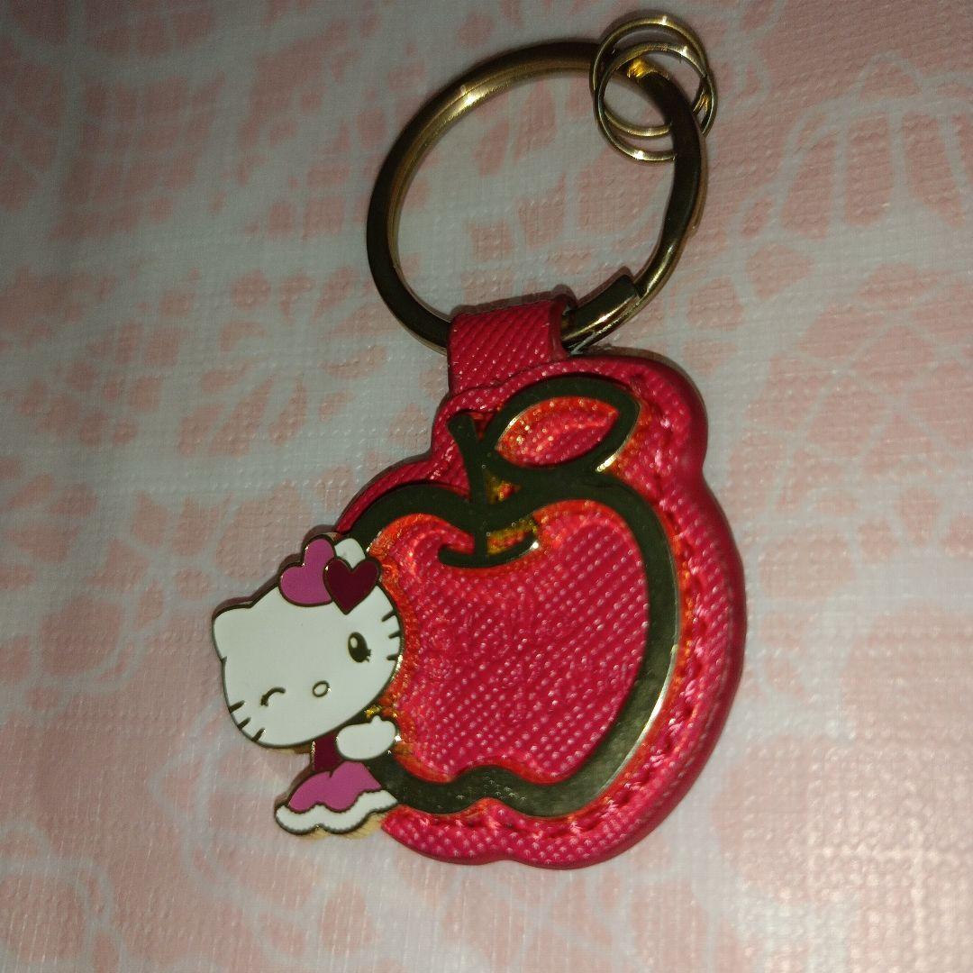サンリオ　ハローキティ　平成レトロ　USJ限定 りんご　チャーム　キーホルダー