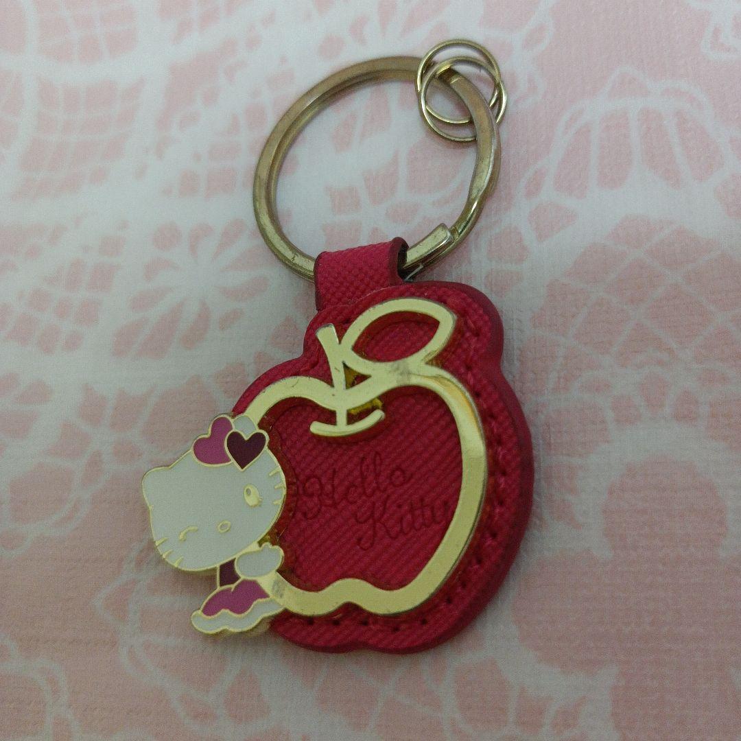 サンリオ　ハローキティ　平成レトロ　USJ限定 りんご　チャーム　キーホルダー