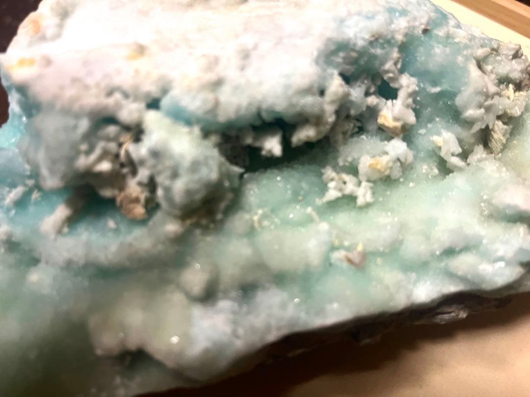 ブルーアラゴナイト 原石 台座　置物 鉱物1kg 海 天然石　ヘミモルファイト