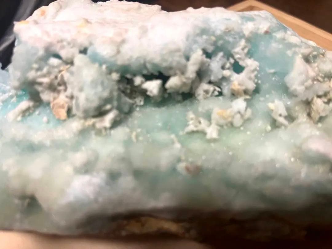 ブルーアラゴナイト 原石 台座　置物 鉱物1kg 海 天然石　ヘミモルファイト