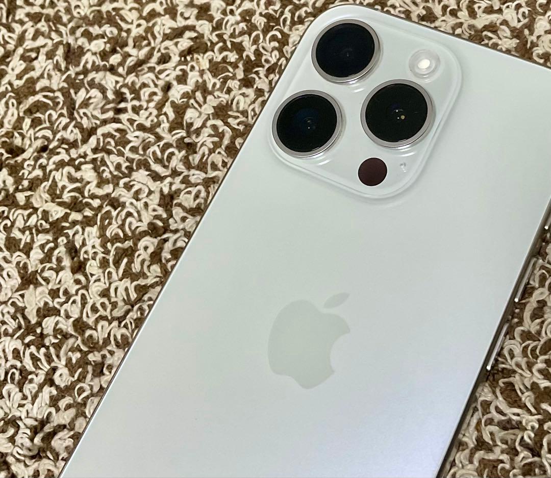 【美品/+5千円分】iPhone 15 Pro 256GB ホワイトチタニウム