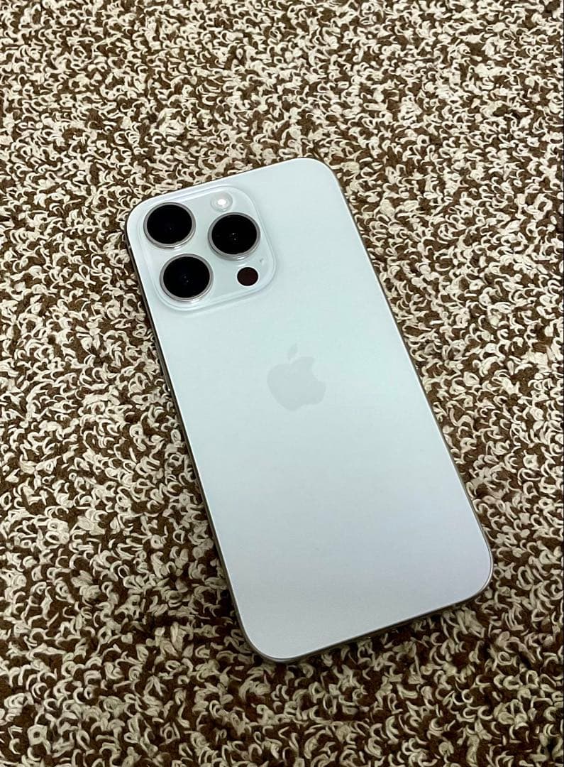 【美品/+5千円分】iPhone 15 Pro 256GB ホワイトチタニウム