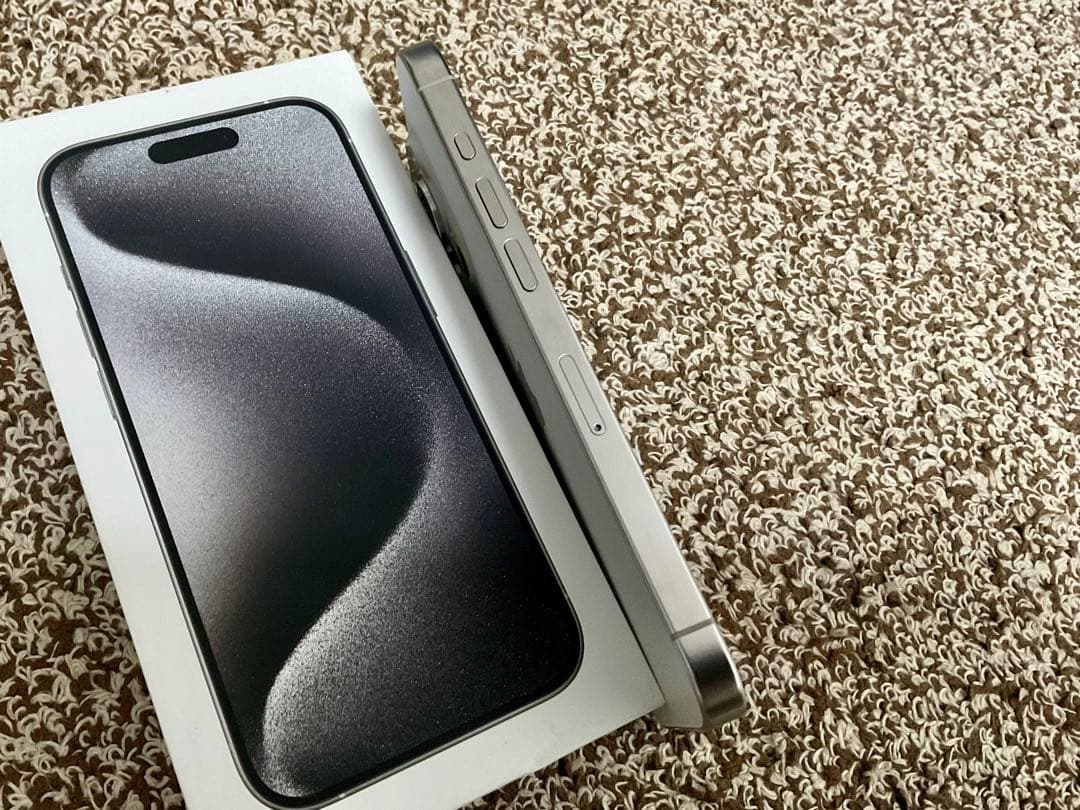 【美品/+5千円分】iPhone 15 Pro 256GB ホワイトチタニウム
