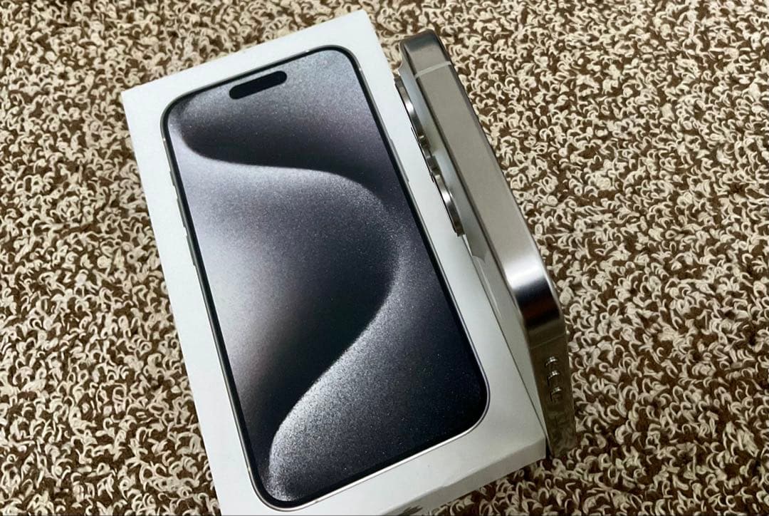 【美品/+5千円分】iPhone 15 Pro 256GB ホワイトチタニウム