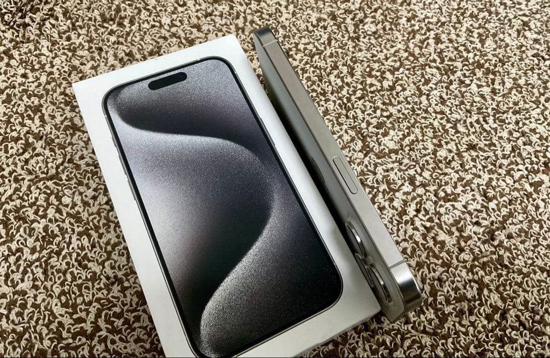 【美品/+5千円分】iPhone 15 Pro 256GB ホワイトチタニウム