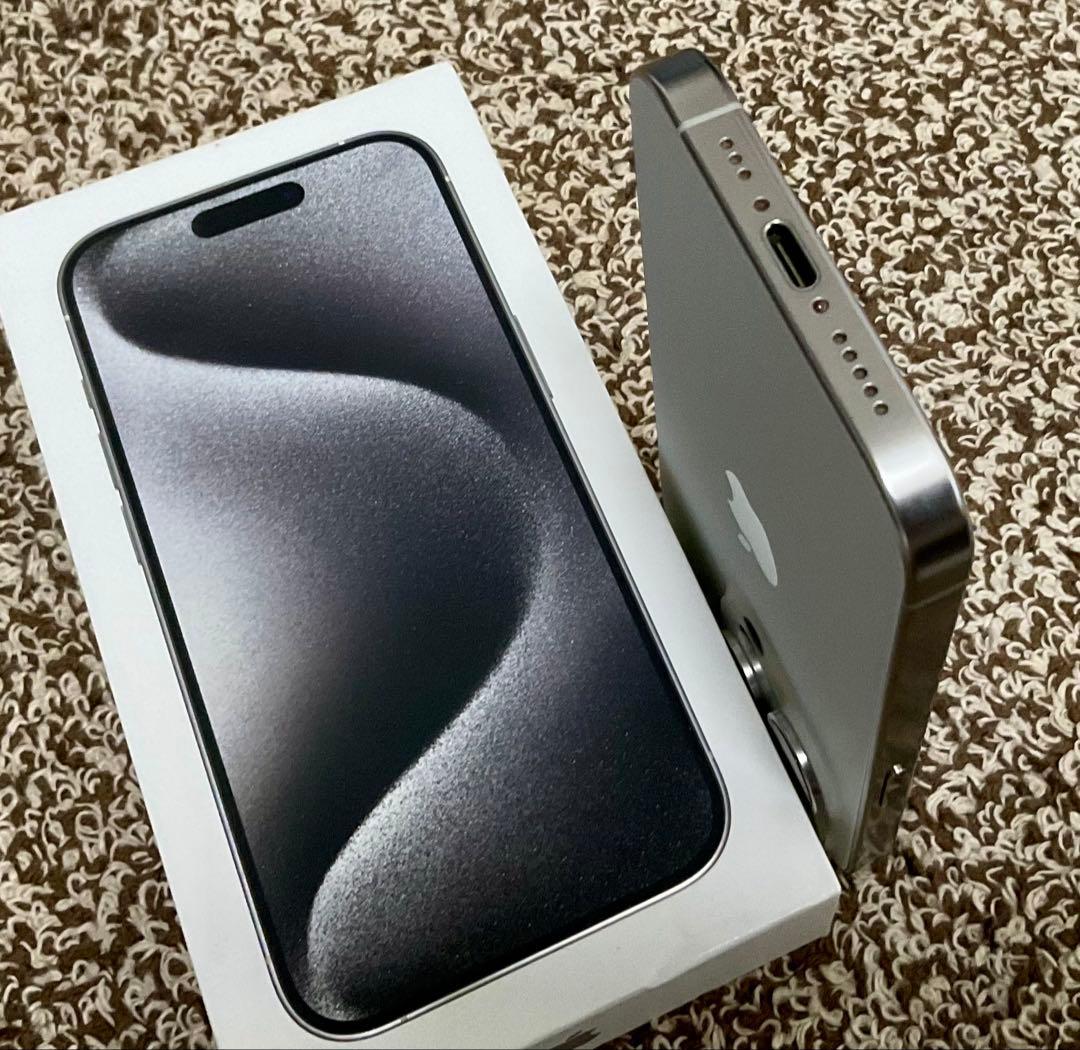 【美品/+5千円分】iPhone 15 Pro 256GB ホワイトチタニウム