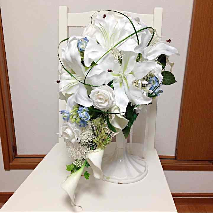 キャスケードブーケの見本です。