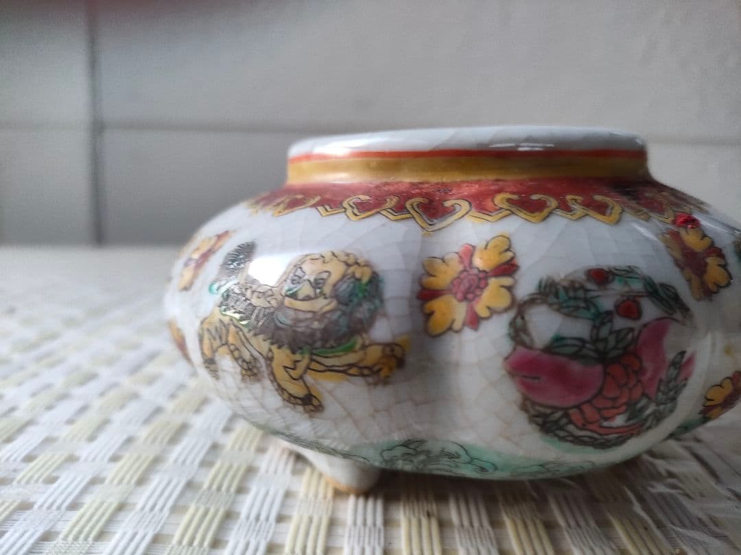 ●中国古美術 骨董 色絵陶磁器 壺／香炉 書画 飾り物