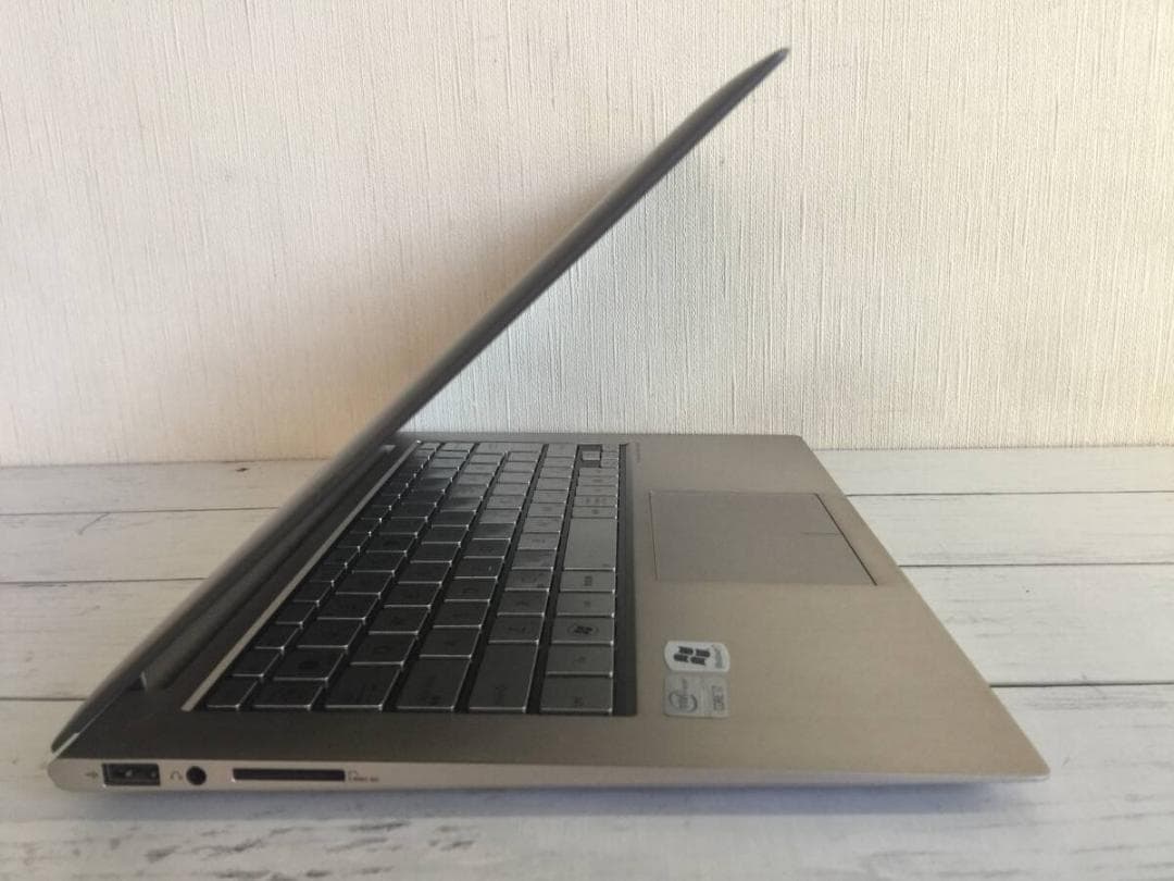 ASUS UX31E 13.3型TFT液晶　薄型・コンパクト ノートパソコン