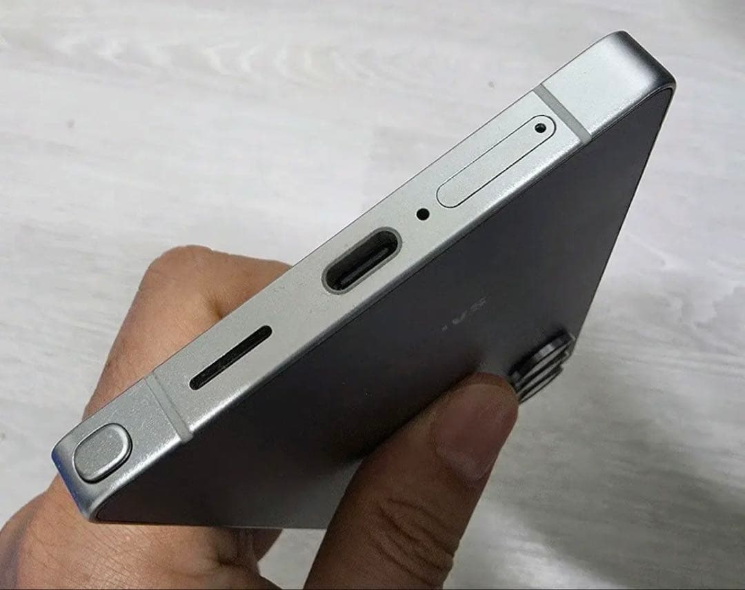 ★Galaxy S25 ultra 1TBチタニウムホワイトシルバー+ケース2つ
