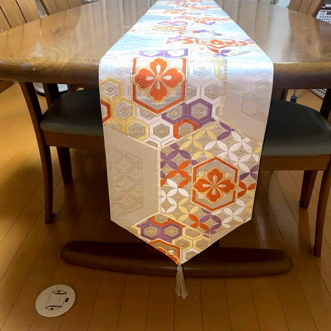 テーブルランナー　吉祥唐織　帯リメイク