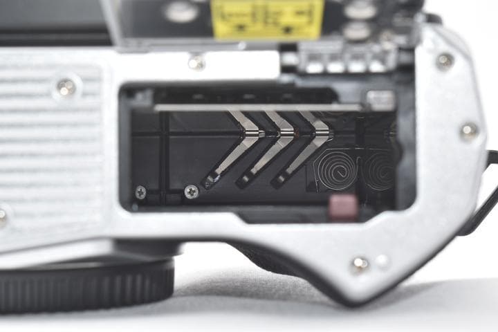 OLYMPUS OM-D E-M10 Mark III シルバー ボディー