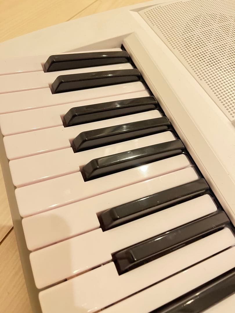 【送料込】YAMAHA 電子キーボード 61鍵盤 EZ-J200