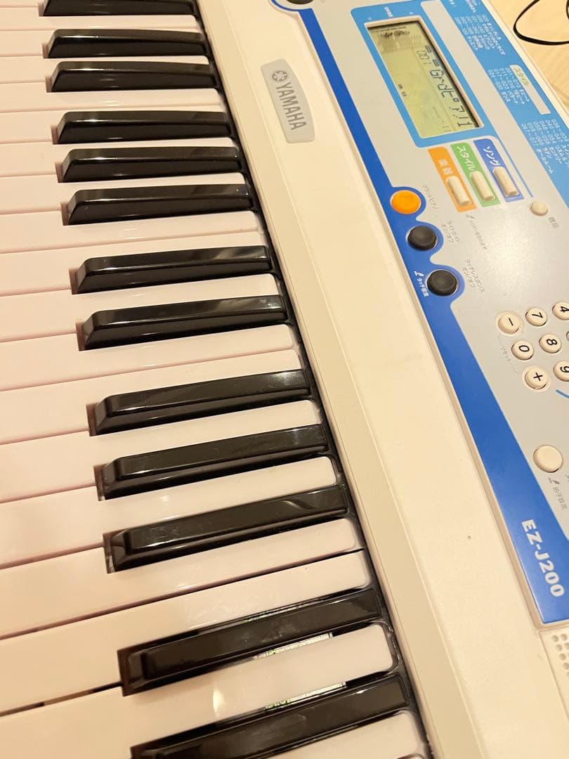 【送料込】YAMAHA 電子キーボード 61鍵盤 EZ-J200