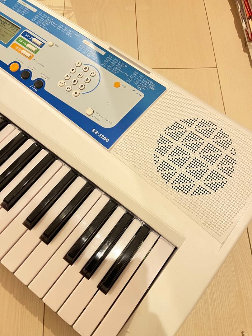 【送料込】YAMAHA 電子キーボード 61鍵盤 EZ-J200