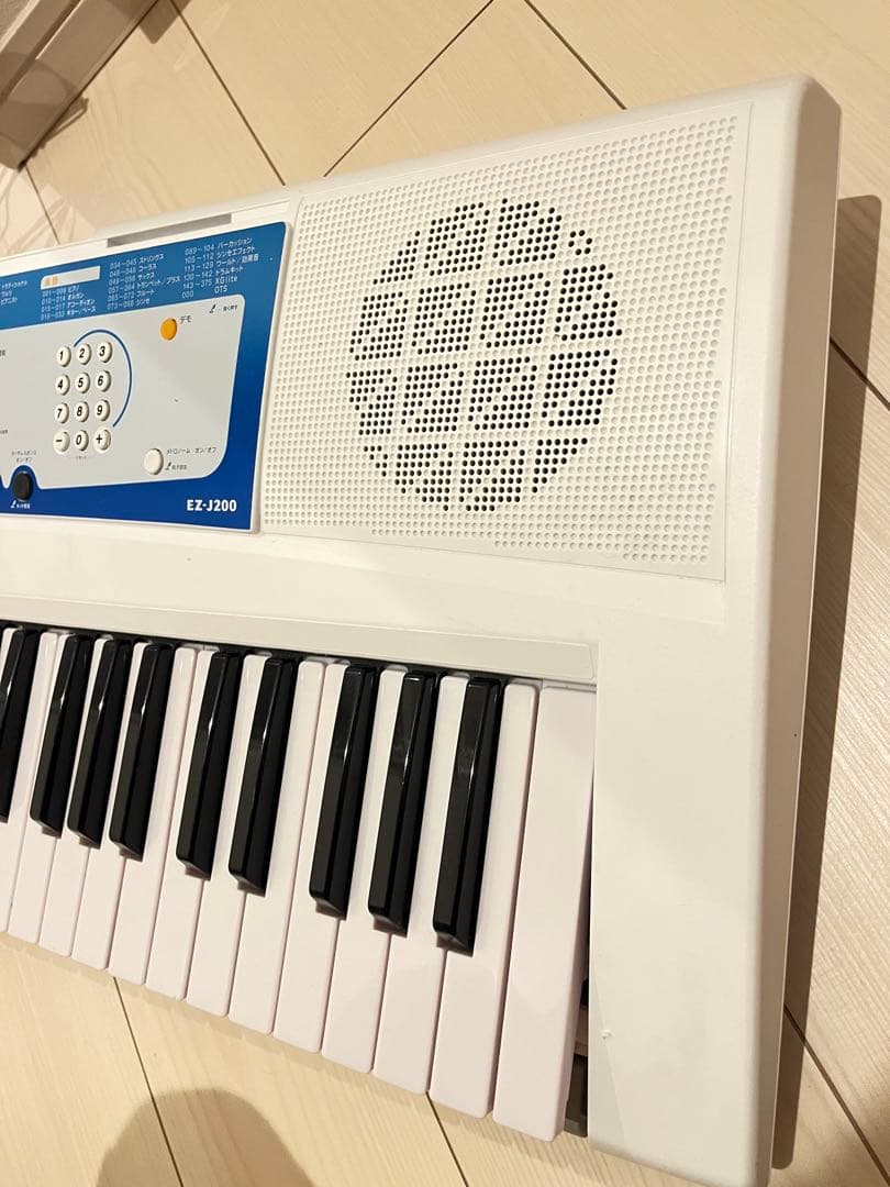 【送料込】YAMAHA 電子キーボード 61鍵盤 EZ-J200