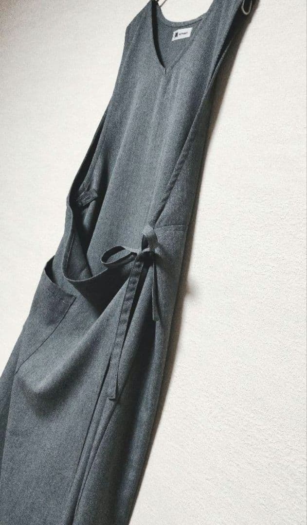 im product　巻きスカート風ロングエプロンドレス　ダークグレー