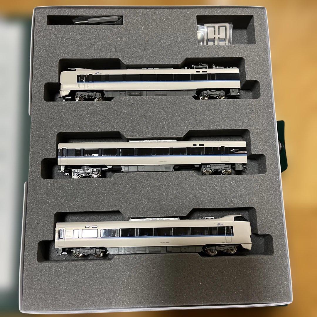 【3月28日まで】 kato 683系2000番台「能登かがり火」　3両セット