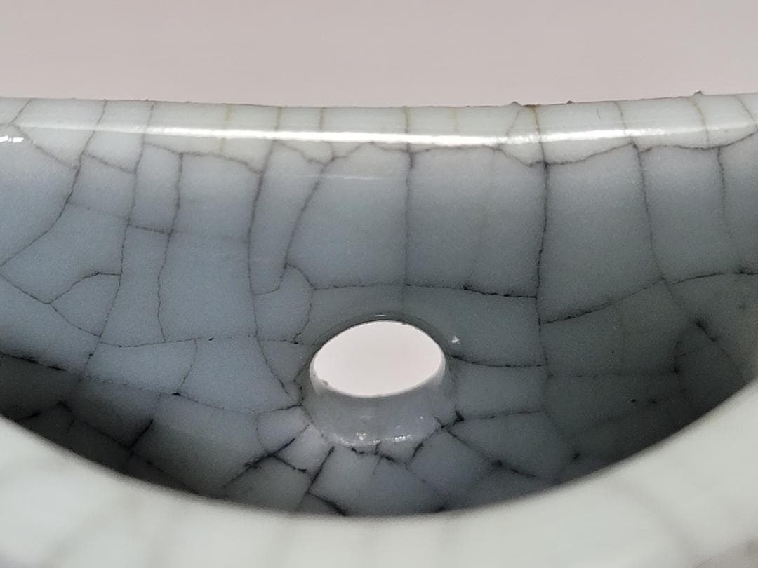 白磁 貫入 三足香炉型 掛花入 明清時代 幅約8.7cm