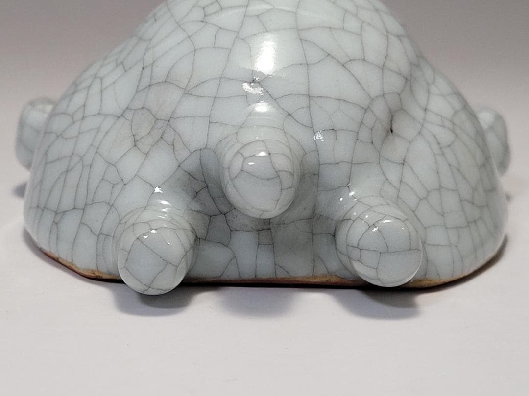 白磁 貫入 三足香炉型 掛花入 明清時代 幅約8.7cm