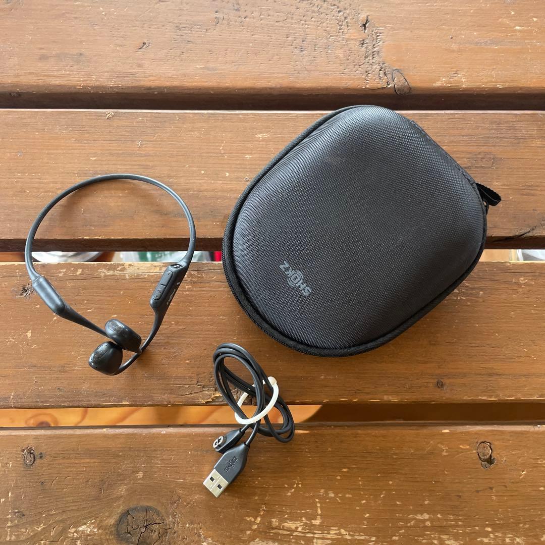 Shokz 骨伝導イヤホン 本体と充電ケーブル　s810