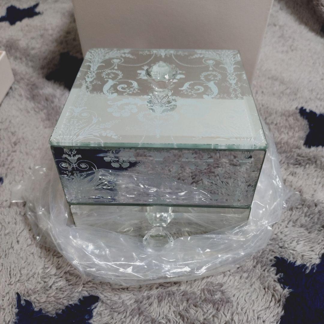 ローラアシュレイ グラスジュエリーボックス