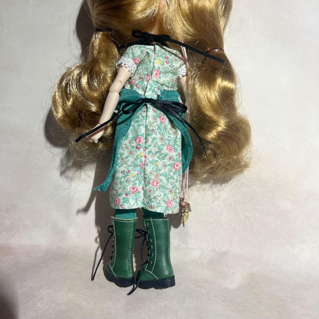 ♡ブライス　アウトフィット　ワンピース　エプロン　靴下　セット