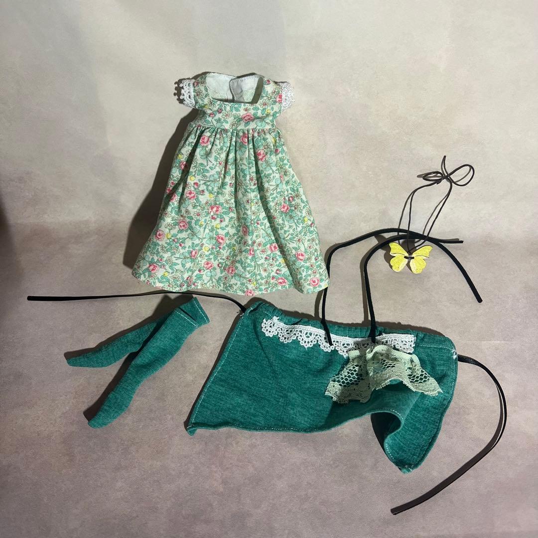 ♡ブライス　アウトフィット　ワンピース　エプロン　靴下　セット