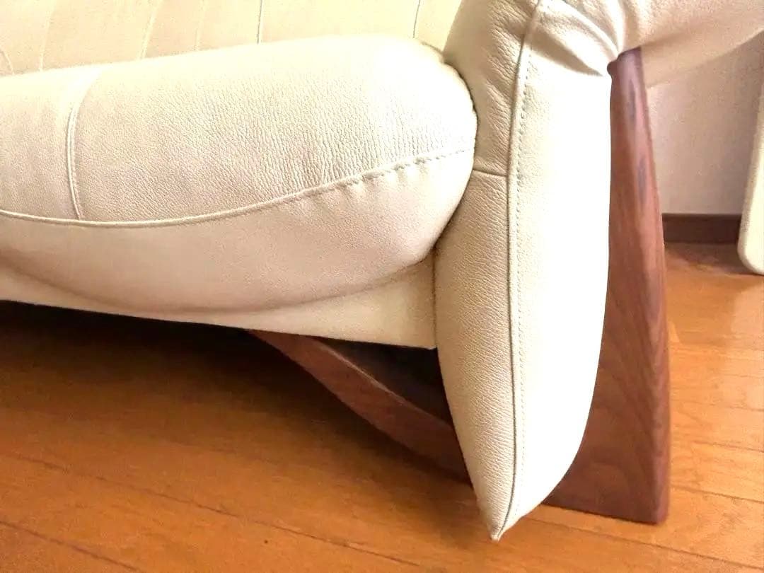 再出品❗️大幅値引き‼️本革ホワイトレザーほぼ未使用ソファ2人掛け