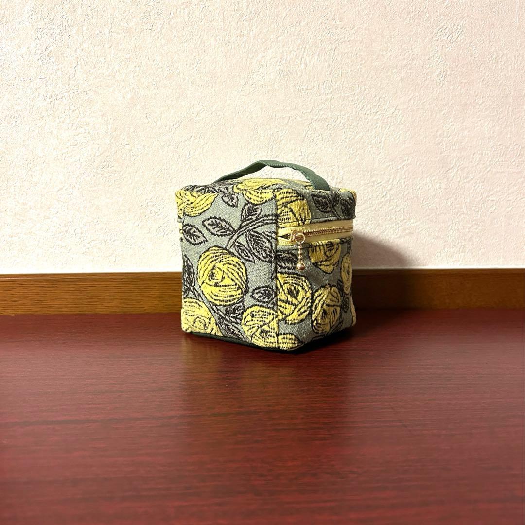 ミナペルホネン rosy ポーチ (１点のみ)