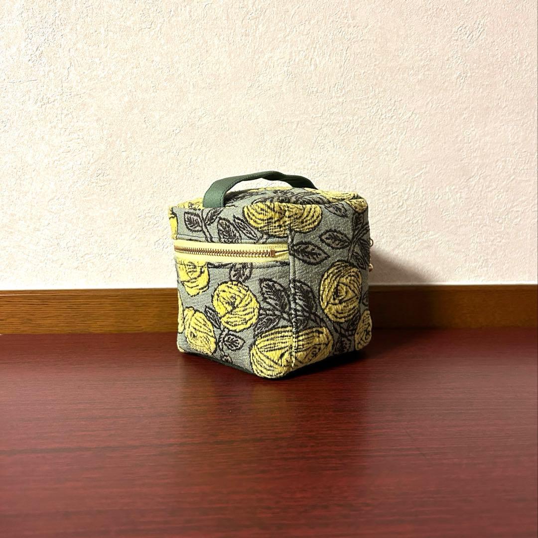 ミナペルホネン rosy ポーチ (１点のみ)