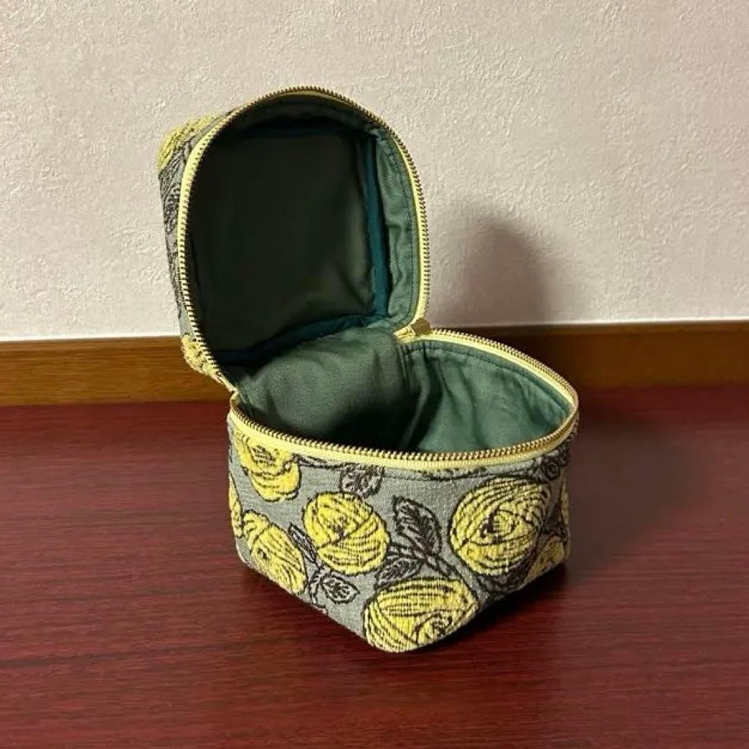 ミナペルホネン rosy ポーチ (１点のみ)