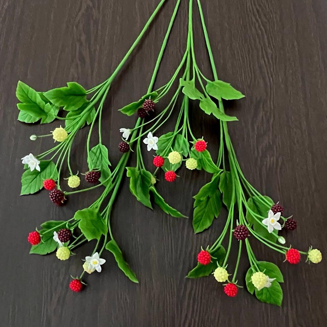 専用　ラズベリー　バラ３色　クレイフラワー