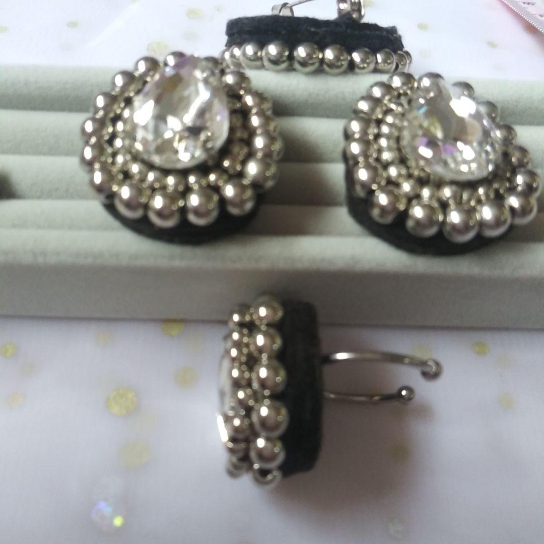 クリスタル調　リング ピアス ブローチ ハンドメイド　3点セット