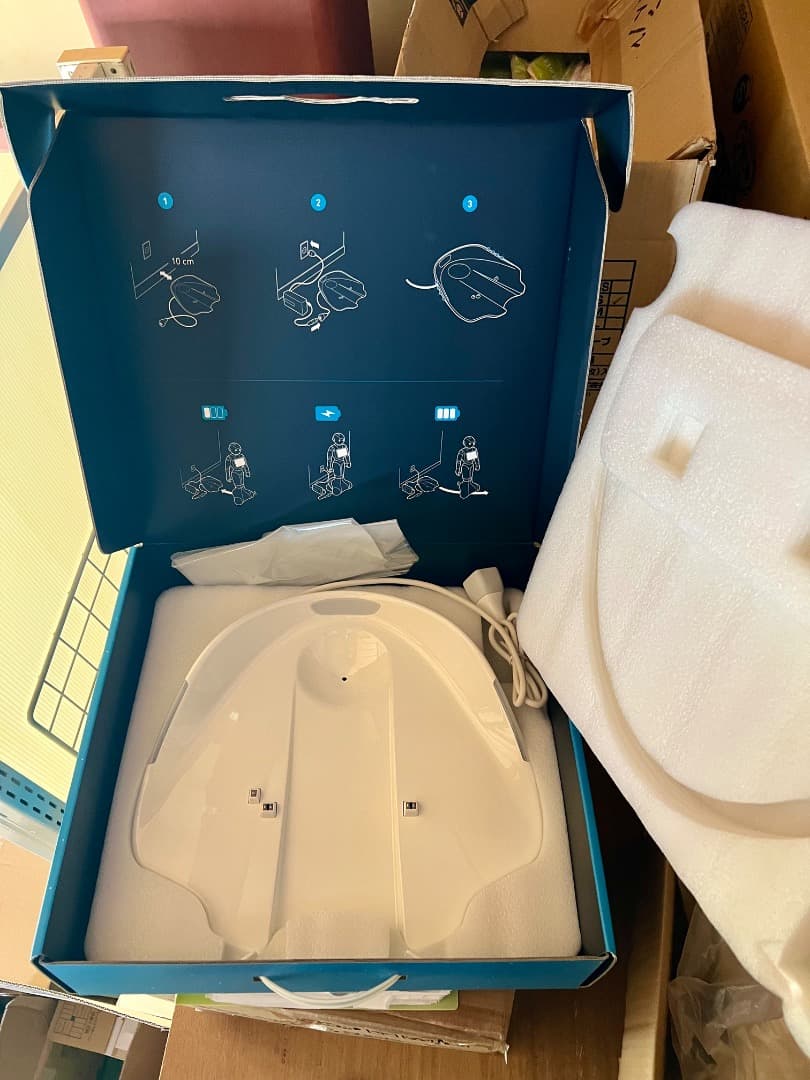 Pepper（ペッパー）Aldebaran Softbank 人型ロボット