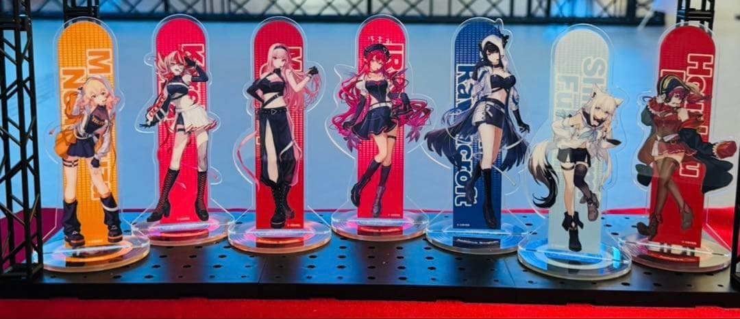 桃鈴ねね　ワールドツアー　台湾　アクリルスタンド　缶バッジ