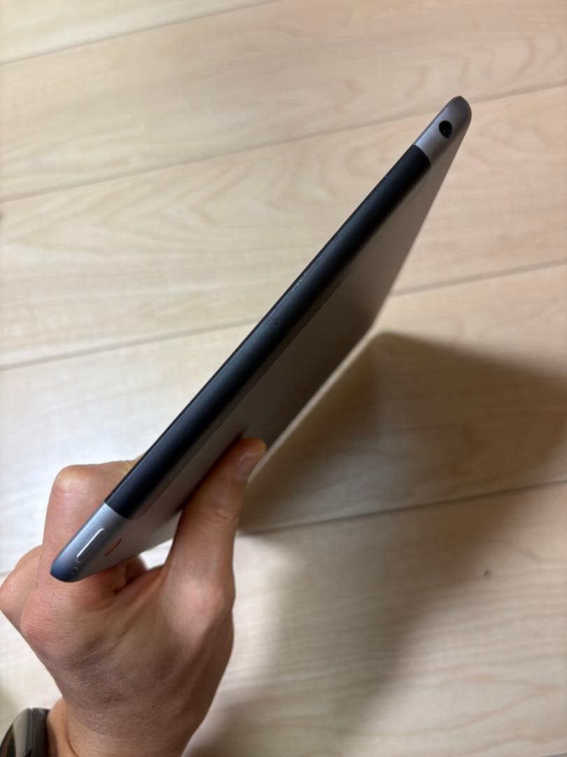 黒*リ様 iPad第6世代 Wi-Fi+Cellularモデル 32GB MR6