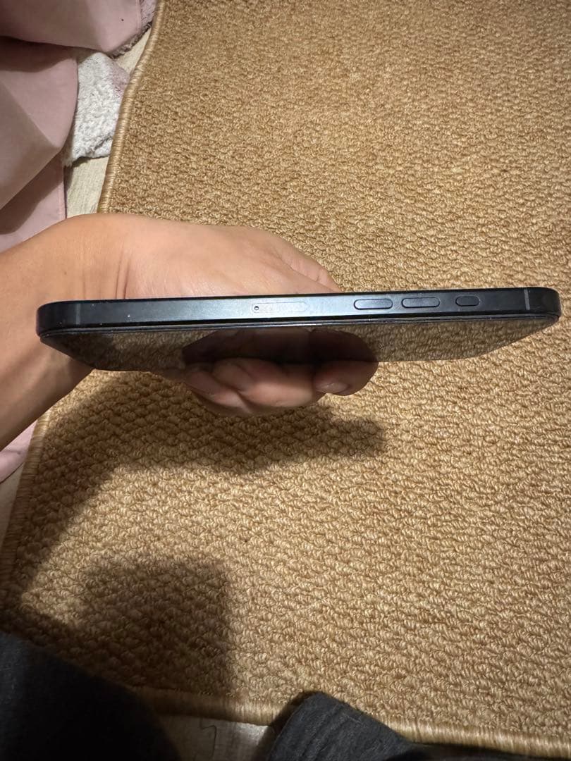 海外版 iPhone 16 Pro Max 256GB，バッテリーは93％