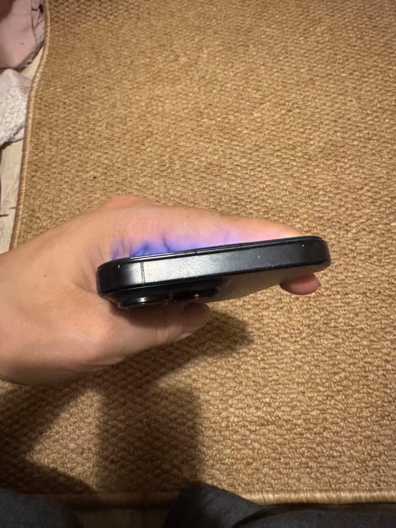 海外版 iPhone 16 Pro Max 256GB，バッテリーは93％