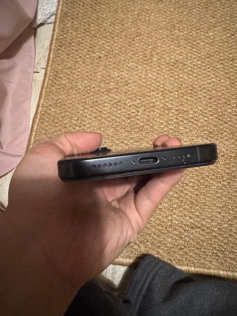 海外版 iPhone 16 Pro Max 256GB，バッテリーは93％