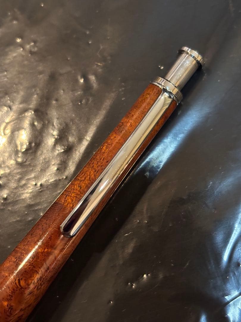 御蔵島桑 根杢 瘤杢 拭き漆仕上げ 木軸 ボールペン