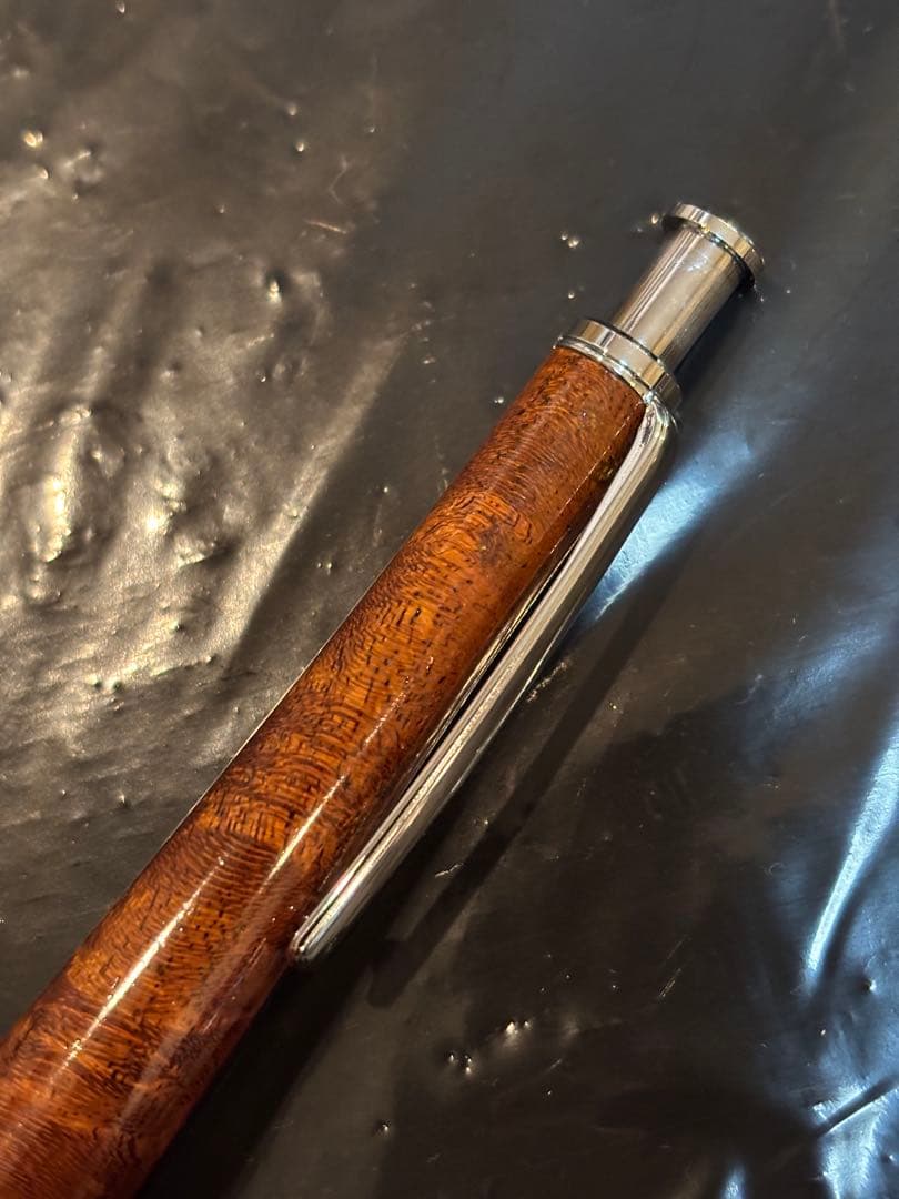 御蔵島桑 根杢 瘤杢 拭き漆仕上げ 木軸 ボールペン