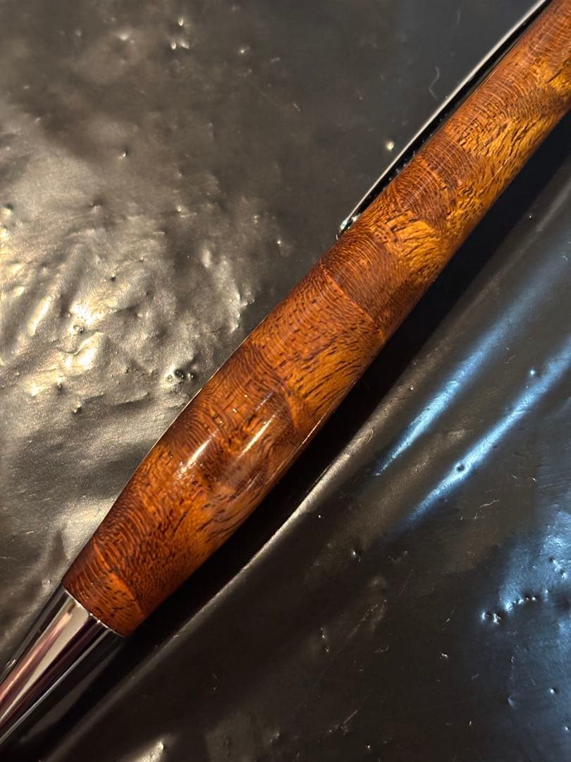 御蔵島桑 根杢 瘤杢 拭き漆仕上げ 木軸 ボールペン