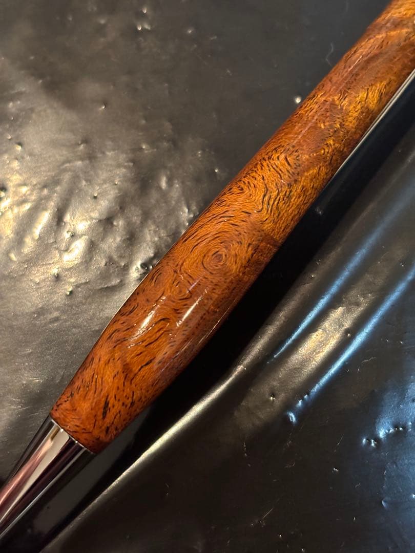 御蔵島桑 根杢 瘤杢 拭き漆仕上げ 木軸 ボールペン