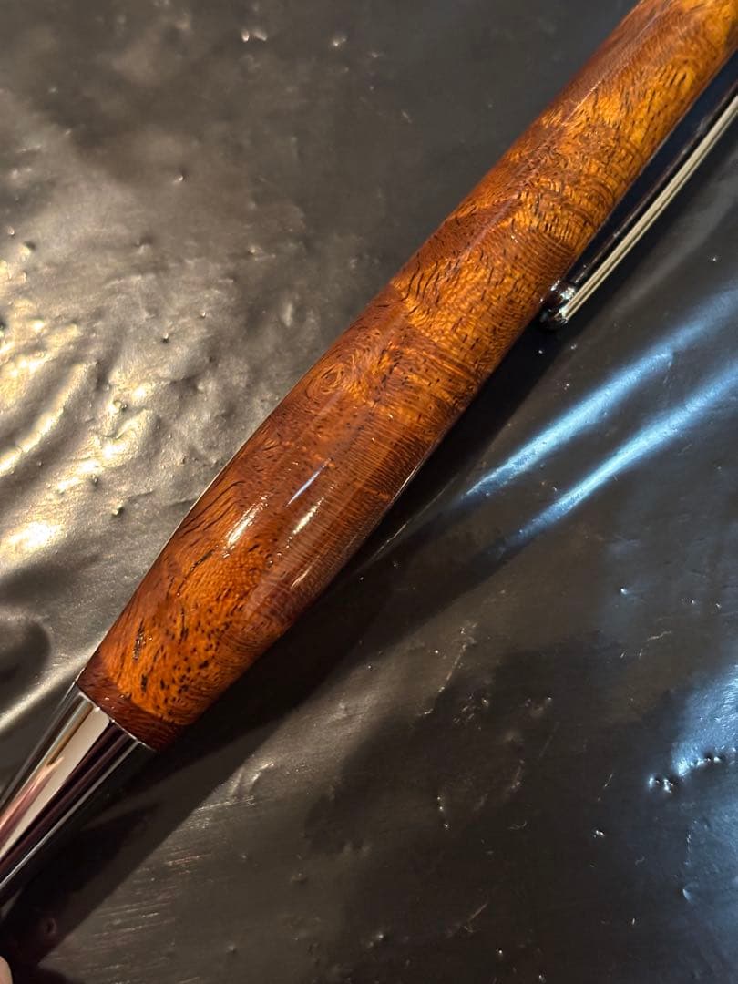 御蔵島桑 根杢 瘤杢 拭き漆仕上げ 木軸 ボールペン