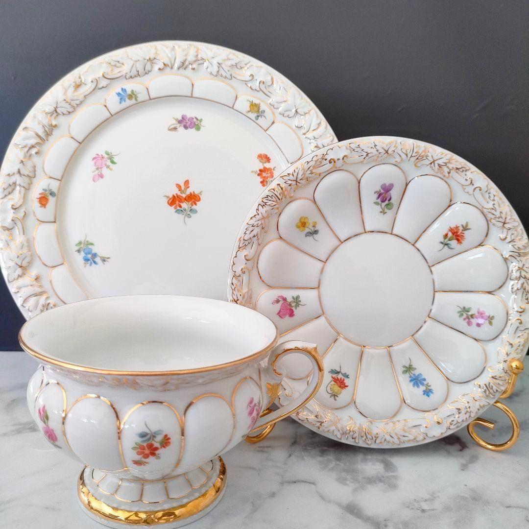 【1級品】MEISSENマイセン Xフォーム宮廷の小花 トリオ カップ＆ソーサー