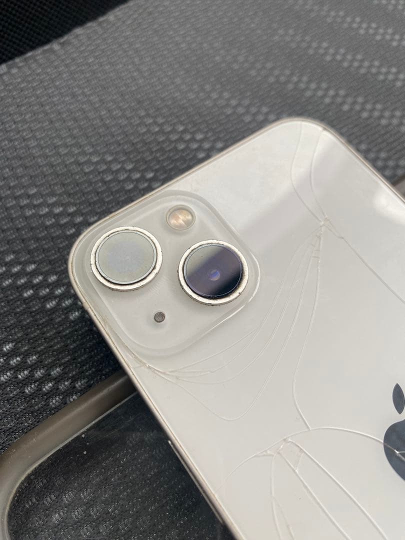 ジャンク品iPhone 13本体　部品取り用